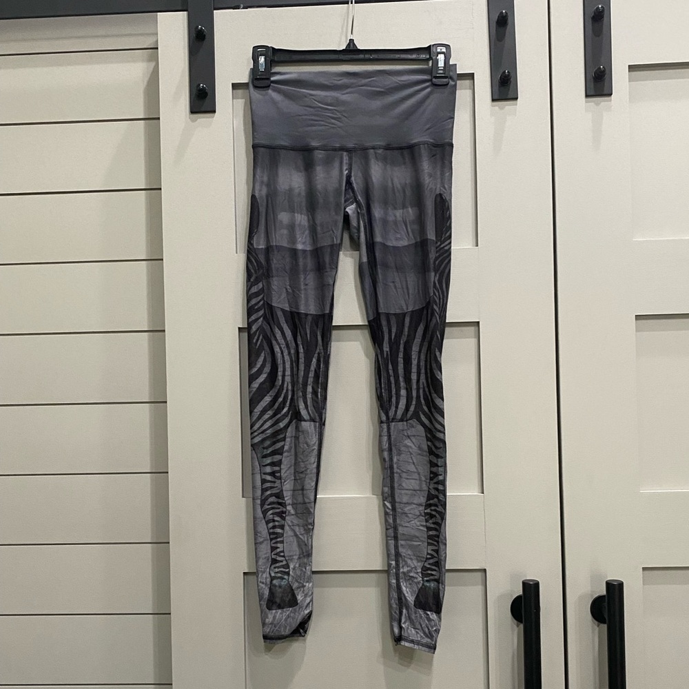 RE3 Zebra Leggings
